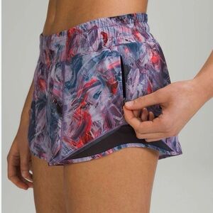 Lululemon hotty hot low waist 2.5 inch shorts size 8